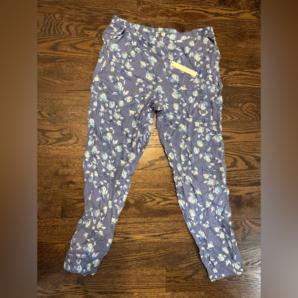 LC Lauren Conrad Blue Floral Pant